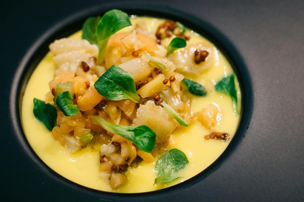 The definitive handbook for crafting a compact library in your cozy reading retreat